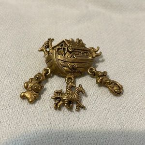 Avon Noah’s Ark Pin